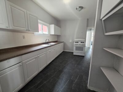 381 Leslie St, Newark, NJ 07112