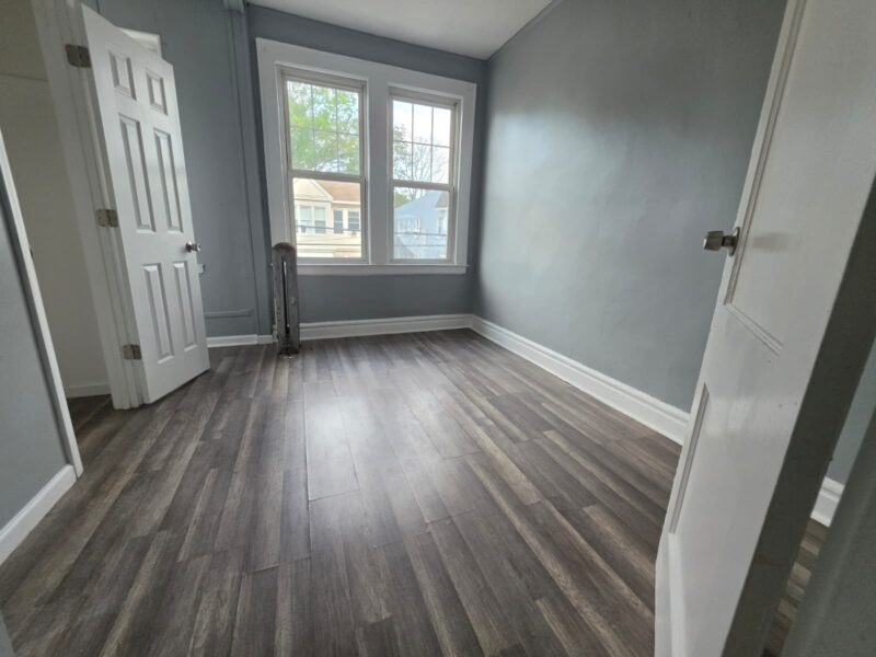 31 Aldine St, Newark, NJ 07112