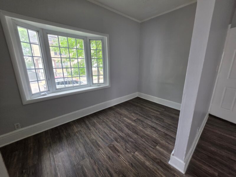 381 Leslie St, Newark, NJ 07112