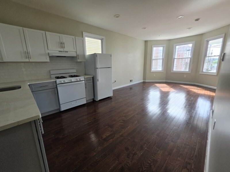 654 Grove St, Irvington, NJ 07111