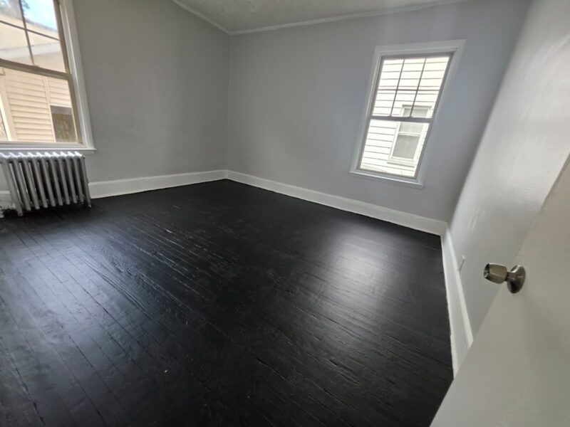 381 Leslie St, Newark, NJ 07112