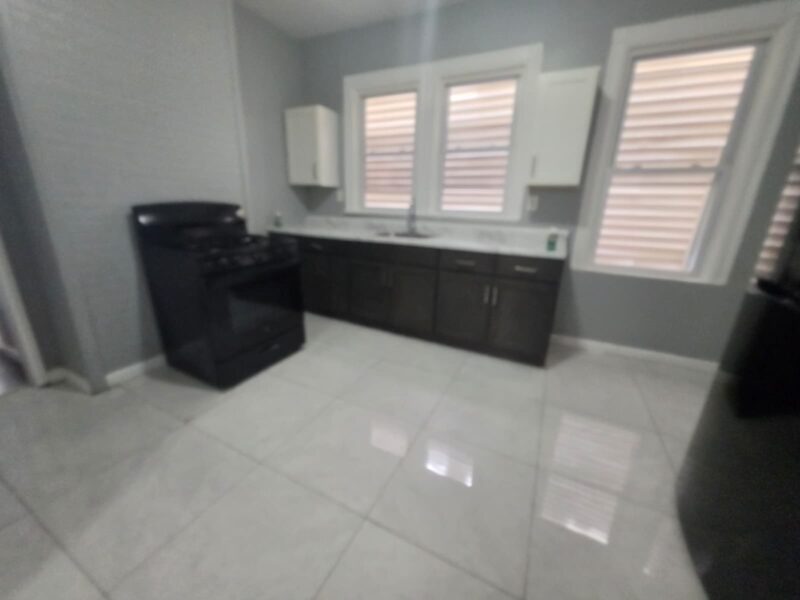 69 S 9th St, Newark, NJ 07107