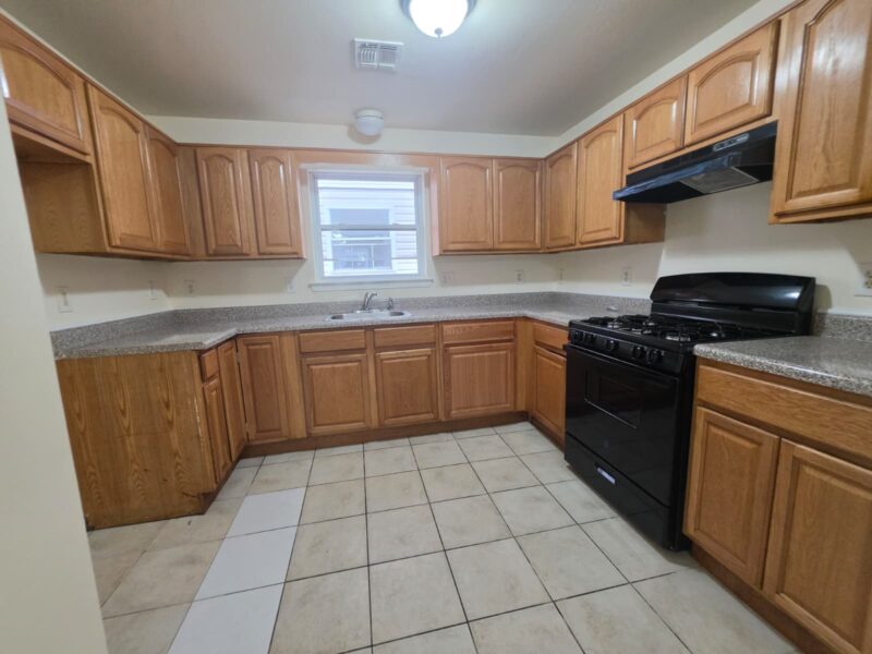 429 S 19th St, Newark, NJ 07103