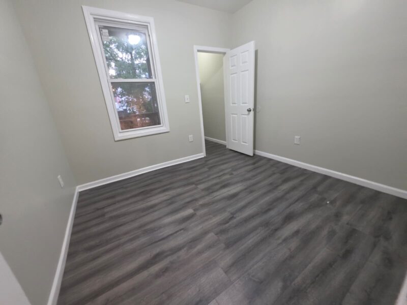 220 N 5th St, Newark, NJ 07107
